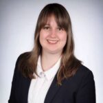 Porträtfoto von Josephine Kolodziej, Backoffice Managerin bei der carmasec.