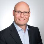 Porträtfoto von Till Bormann, Senior Security Consultant bei der carmasec.